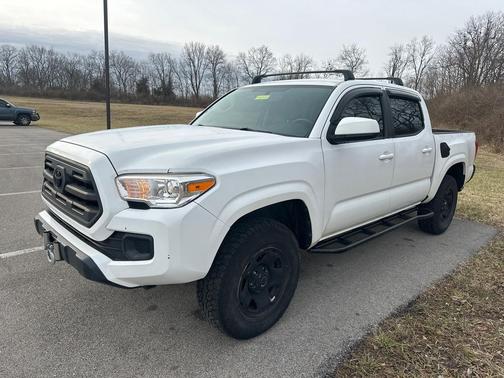 2017 Toyota Tacoma SR