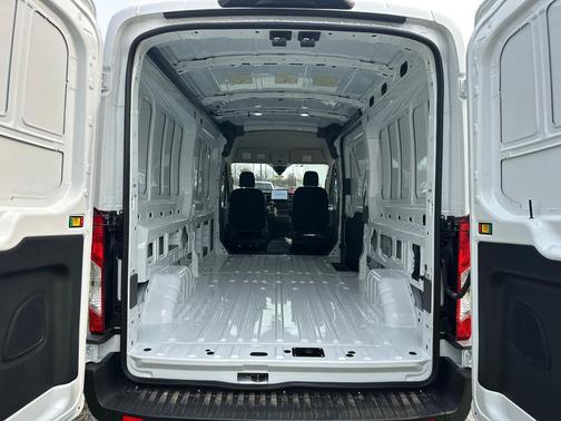 Oxford White 2026 Ford Transit-250 Base