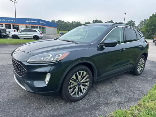 2022 Ford Escape Titanium