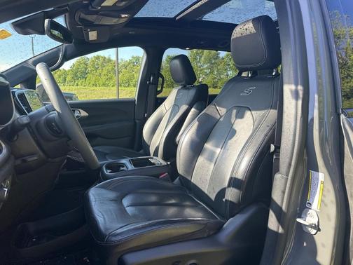 Ceramic Gray Clearcoat 2022 Chrysler Pacifica Touring L