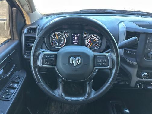 2020 RAM 2500 Tradesman Crew Cab 4X4 6'4' Box