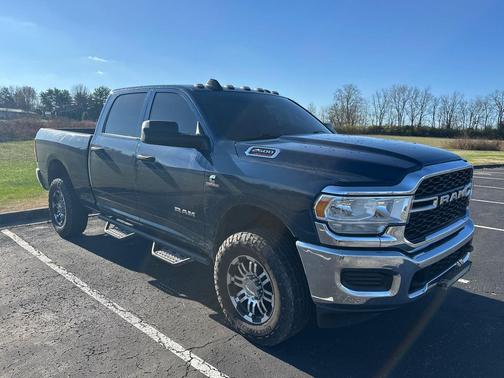 2020 RAM 2500 Tradesman Crew Cab 4X4 6'4' Box