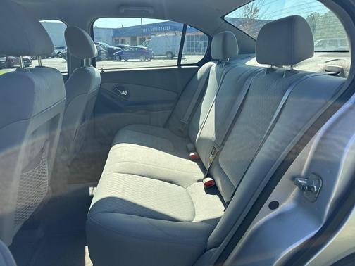 2004 Chevrolet Malibu Base