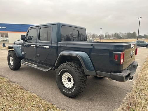2025 Jeep Gladiator Nighthawk