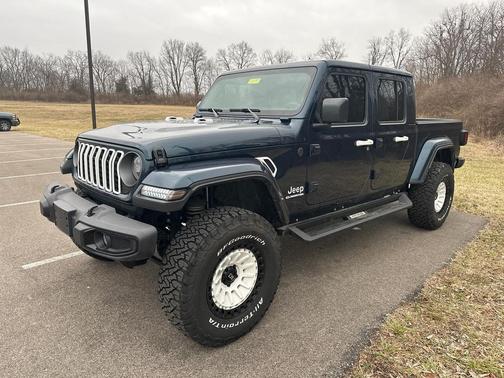 2025 Jeep Gladiator Nighthawk