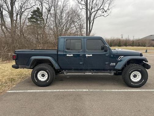 2025 Jeep Gladiator Nighthawk