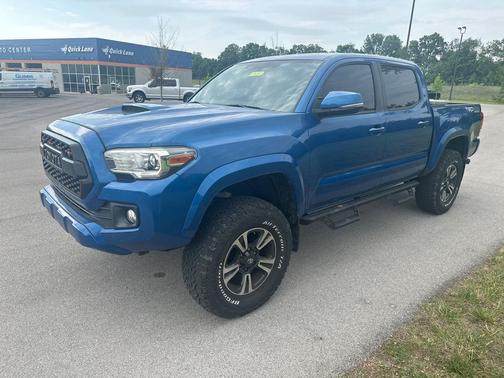 Blazing Blue Pearl 2017 Toyota Tacoma TRD Sport