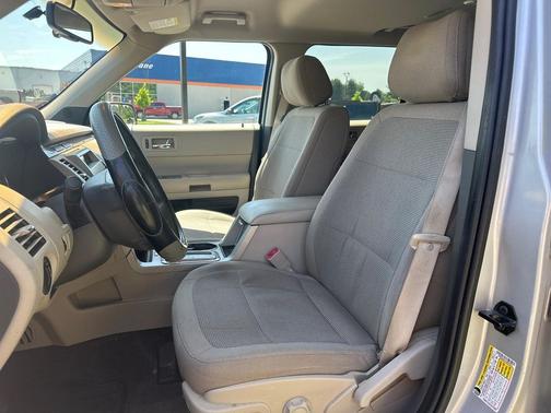 Ingot Silver Metallic 2012 Ford Flex SE