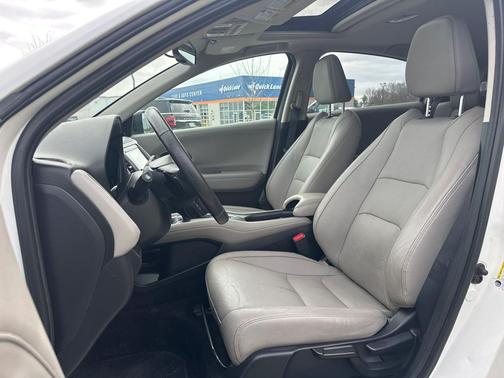 Platinum White Pearl 2019 Honda HR-V EX-L