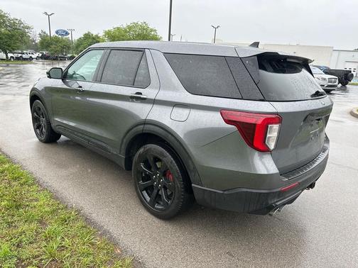 Carbonized Gray Metallic 2022 Ford Explorer ST