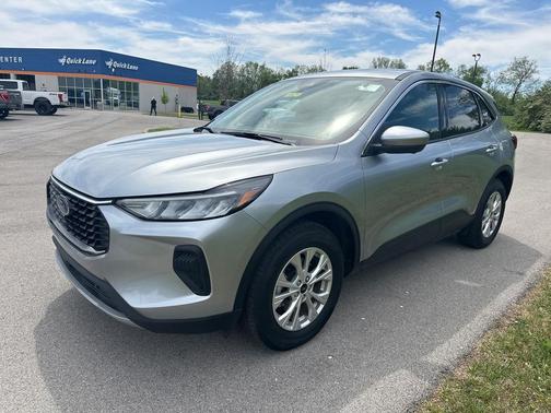 Iconic Silver Metallic 2024 Ford Escape Active