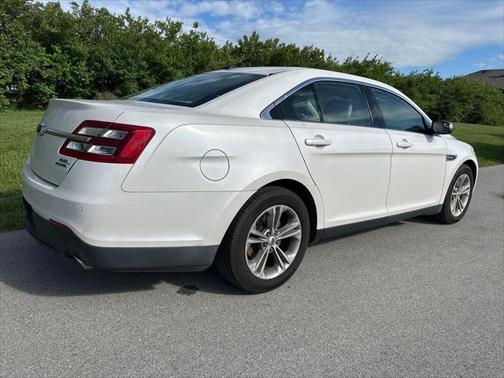 2015 Ford Taurus SEL