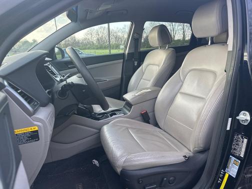 2016 Hyundai TUCSON SE