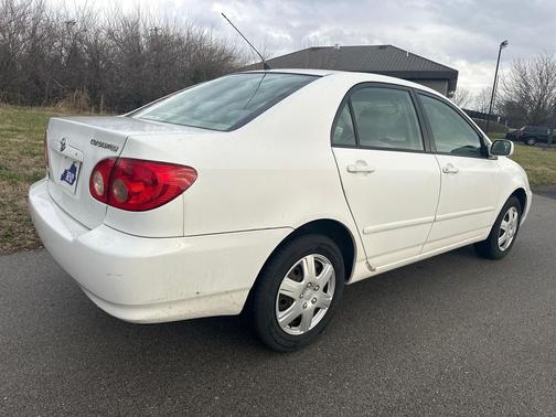 2005 Toyota Corolla LE