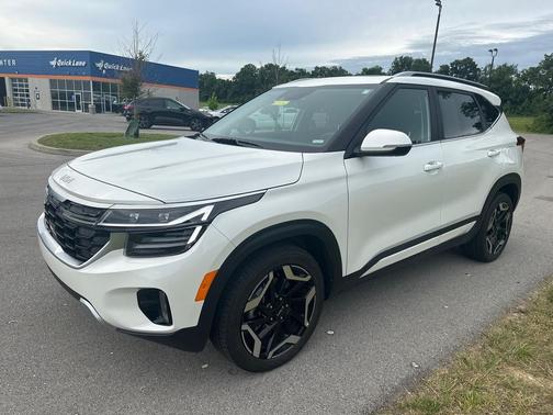 Snow White Pearl 2024 Kia Seltos SX Turbo