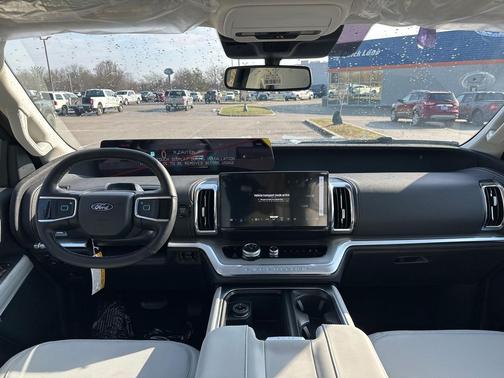 Agate Black Metallic 2026 Ford Expedition Platinum