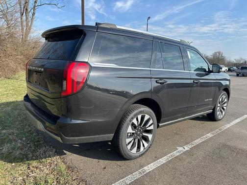 Agate Black Metallic 2026 Ford Expedition Platinum