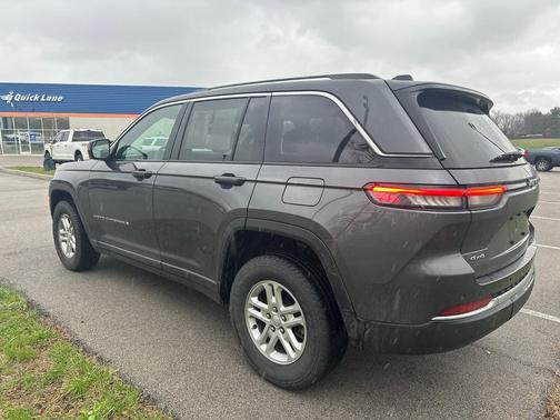 2022 Jeep Grand Cherokee Laredo