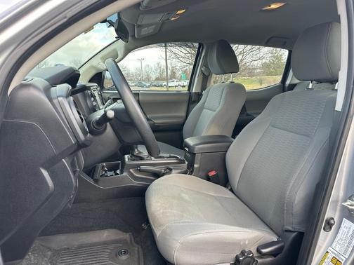 2017 Toyota Tacoma SR