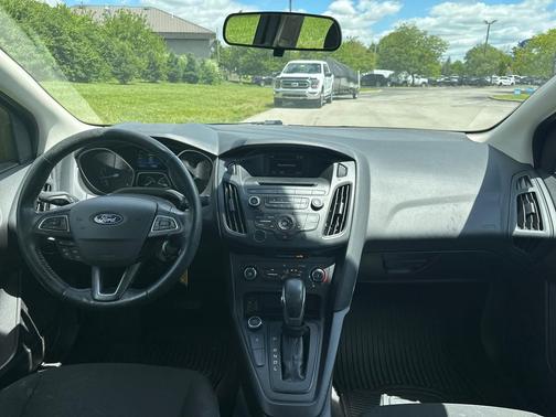 Blue Candy Metallic Tinted Clearcoat 2017 Ford Focus SE