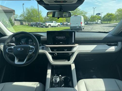 Space White Metallic 2026 Ford Explorer Active