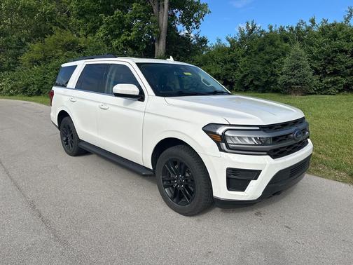 Star White Metallic Tri-Coat 2024 Ford Expedition XLT