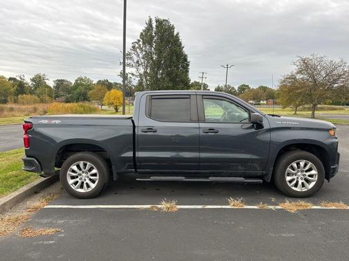 2022 Chevrolet Silverado 1500 Custom