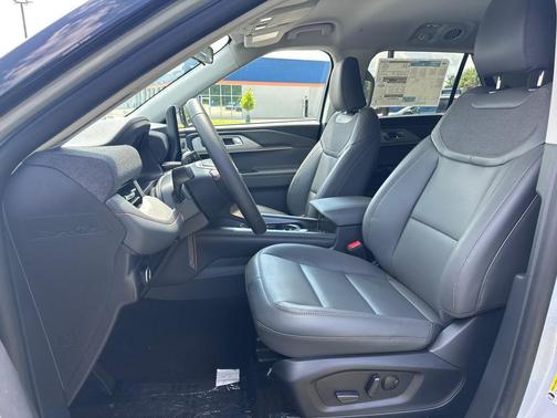 Space White Metallic 2026 Ford Explorer Active