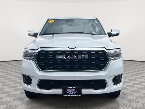 Ivory White Tri-Coat Pearlcoat 2025 RAM 1500 ST