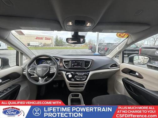 2023 Chrysler Voyager LX