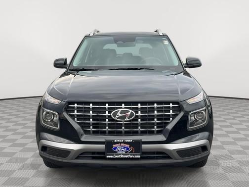 2024 Hyundai VENUE SEL
