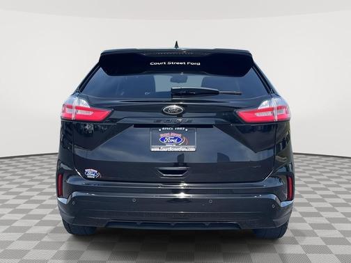 Agate Black 2024 Ford Edge SE
