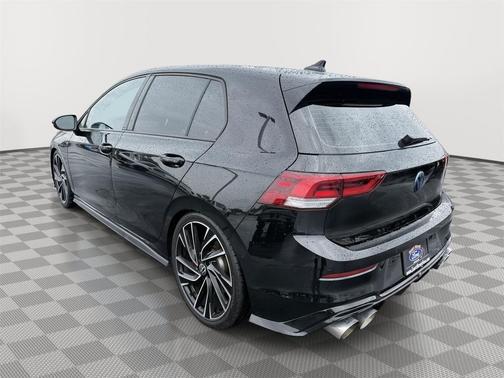 Mythos Black Metallic 2024 Volkswagen Golf GTI 2.0T S DSG