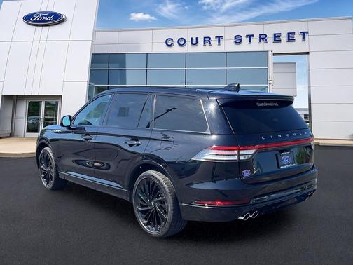 Infinite Black Metallic Clearcoat 2025 Lincoln Aviator Reserve AWD