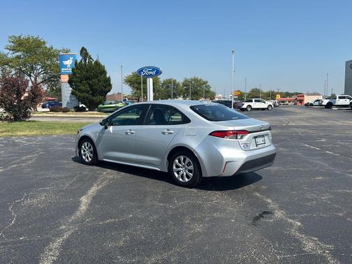 Classic Silver Metallic 2025 Toyota Corolla LE