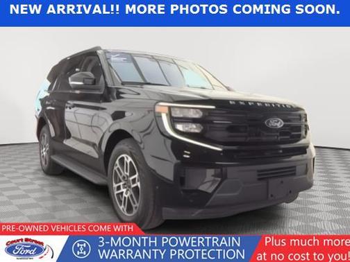 Agate Black 2025 Ford Expedition Active