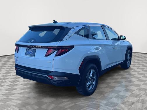 2023 Hyundai TUCSON SE