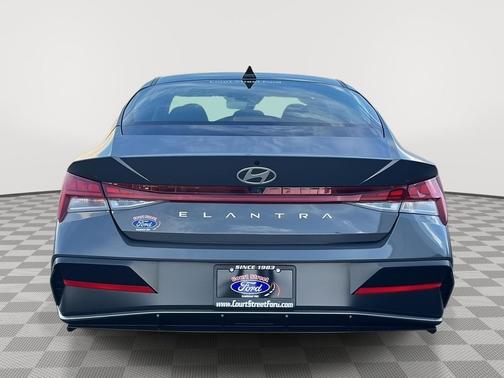 Ecotronic Gray 2025 Hyundai ELANTRA SEL