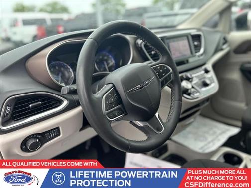 2023 Chrysler Voyager LX
