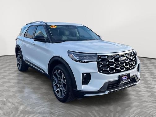 Star White Metallic Tri-Coat 2025 Ford Explorer Platinum