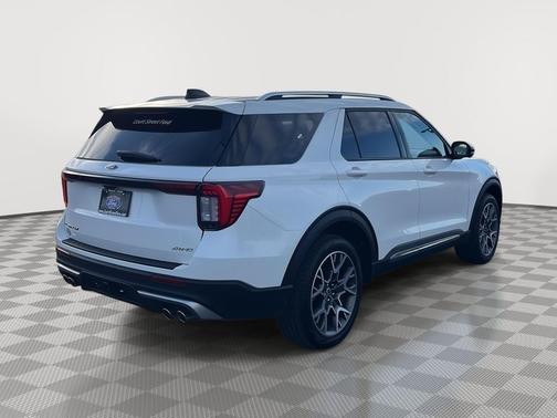 Star White Metallic Tri-Coat 2025 Ford Explorer Platinum