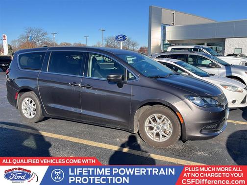 2023 Chrysler Voyager LX