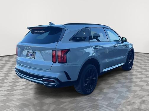 Wolf Gray 2023 Kia Sorento SX