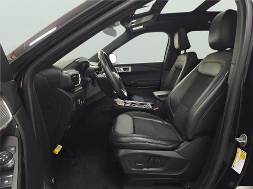 Agate Black Metallic 2023 Ford Explorer ST-Line
