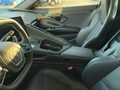 2025 Chevrolet Corvette Stingray w/2LT