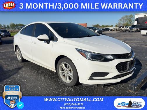 Summit White 2018 Chevrolet Cruze LT