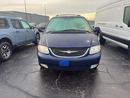 2003 Chrysler Town & Country Limited