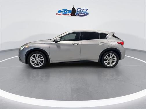 2018 INFINITI QX30 Luxury
