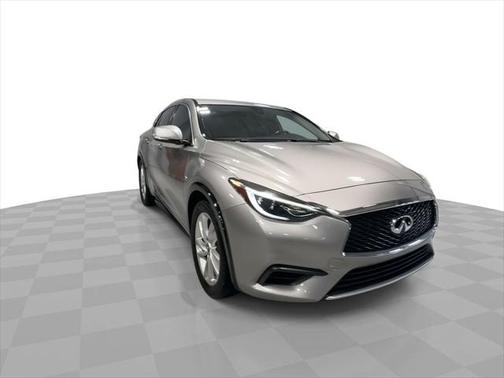 2018 INFINITI QX30 Luxury