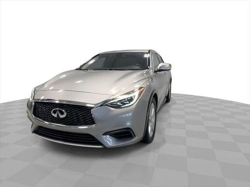 2018 INFINITI QX30 Luxury
